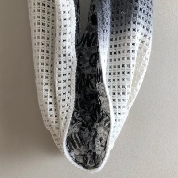 BCBGeneration Knitted Knit Floral Lace Quote Print Cozy Infinity Winter Scarf - Picture 3 of 7